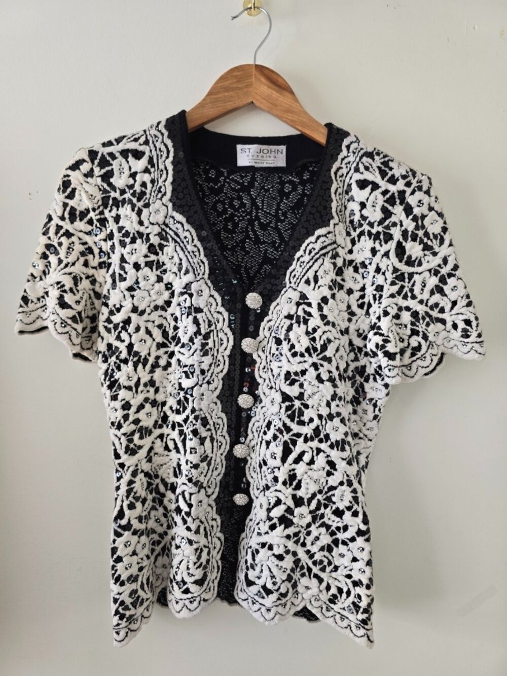"St. John Evening" Short Sleeve Top - Size Medium